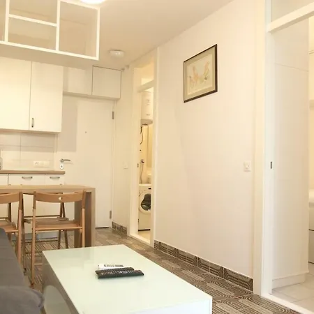 Rona Sinisa And Borna Apartament