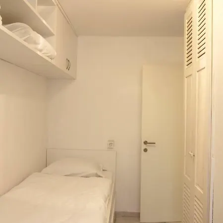 Rona Sinisa And Borna Apartament